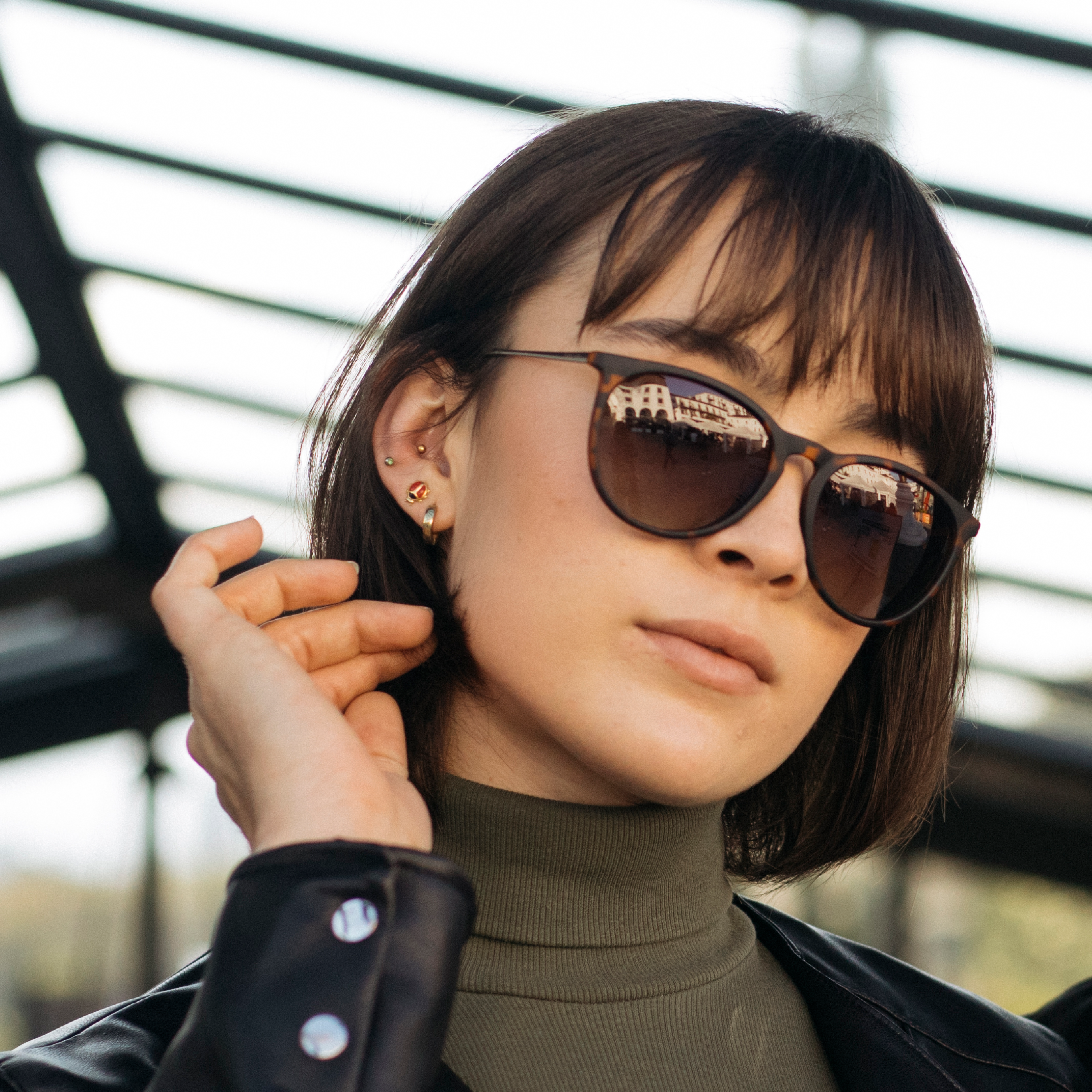 HAMPTONS COLLECTION – Holler